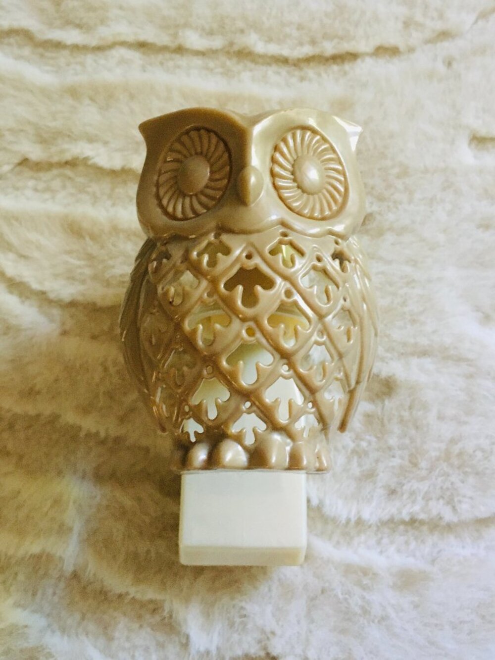 Retired Bath & Body Works Owl Wallflower Plug In